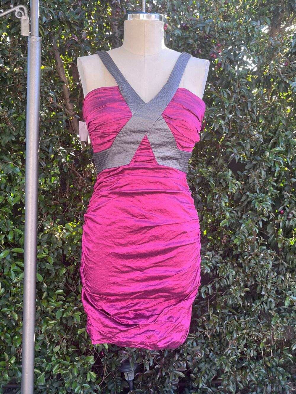 NEW BCBG Max Azria Formal Dark Fuchsia Crinkled Ruched Taffeta Cocktail Dress 8